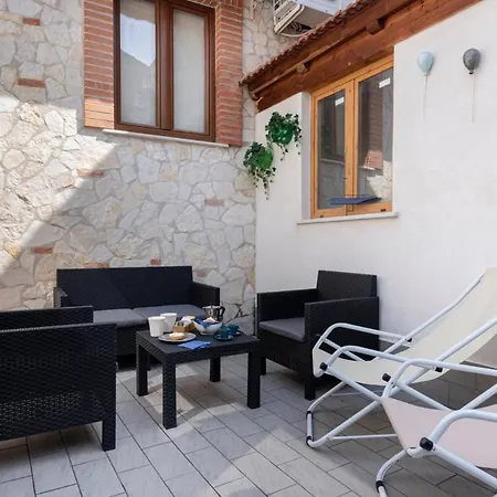 Sorrentovibes - Two Bedrooms In Center With Terrace Daire *