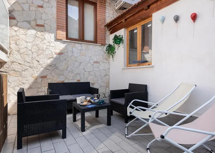 Sorrentovibes - Two Bedrooms In Center With Terrace Daire *
